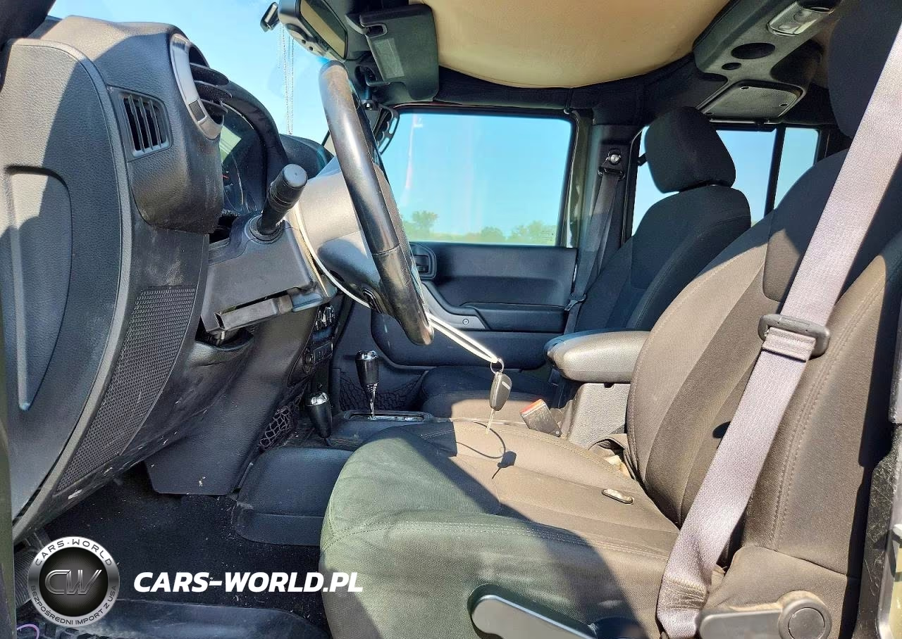2016 Jeep Wrangler Unlimited Sport VIN:1C4BJWDG3GL105981 - 7