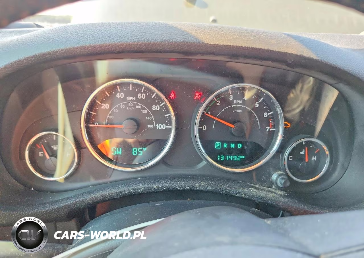 2016 Jeep Wrangler Unlimited Sport VIN:1C4BJWDG3GL105981 - 9