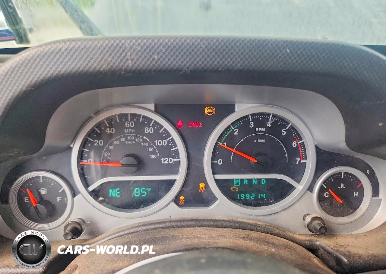2007 Jeep Wrangler Sahara VIN:1J4GA59107L185853 - 9