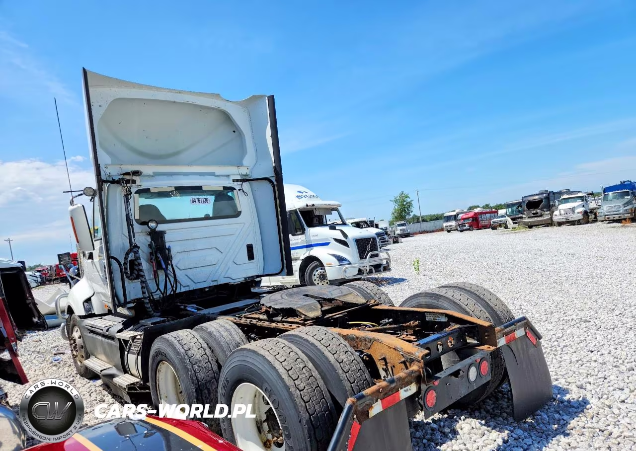 2016 International Prostar - Semi Truck VIN:3HSDJAPRXGN379851 - 2