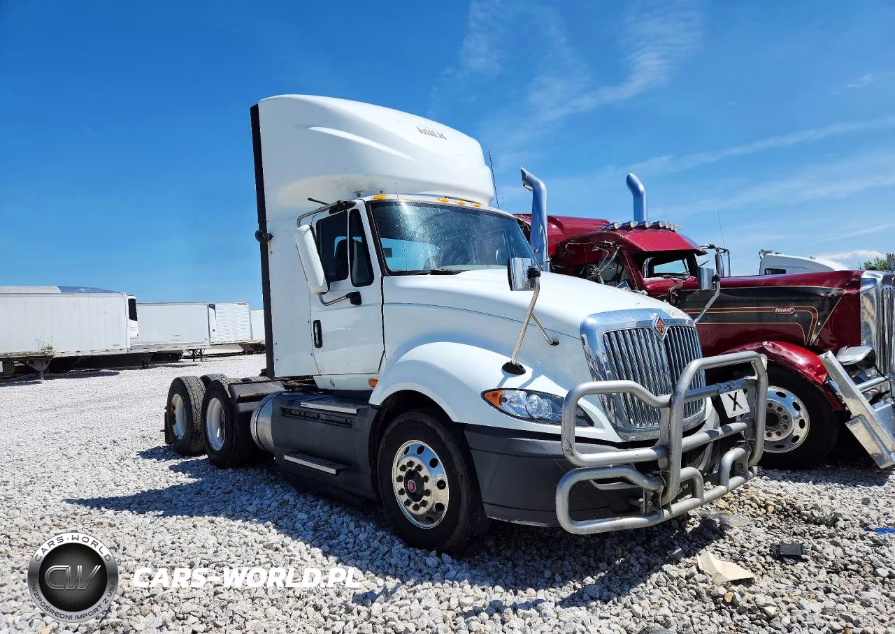2016 International Prostar - Semi Truck VIN:3HSDJAPRXGN379851 - 4
