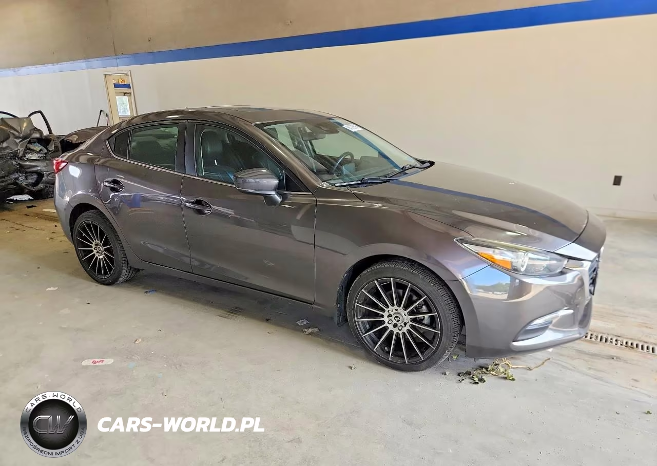 2018 Mazda 3 Touring VIN:3MZBN1V31JM242097 - 4