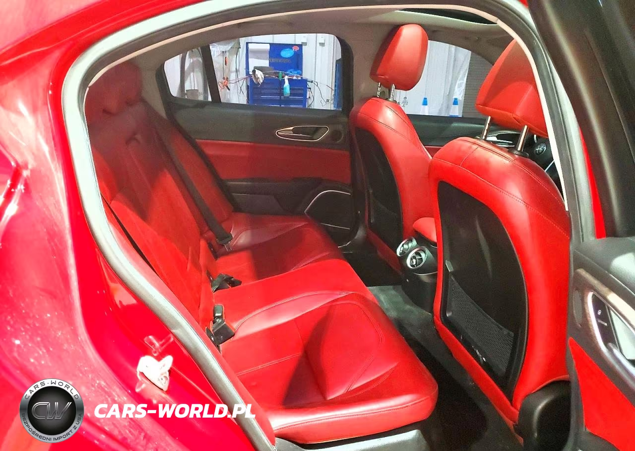 2017 Alfa Romeo Giulia Ti Q4 VIN:ZARFAEEN5H7550795 - 10