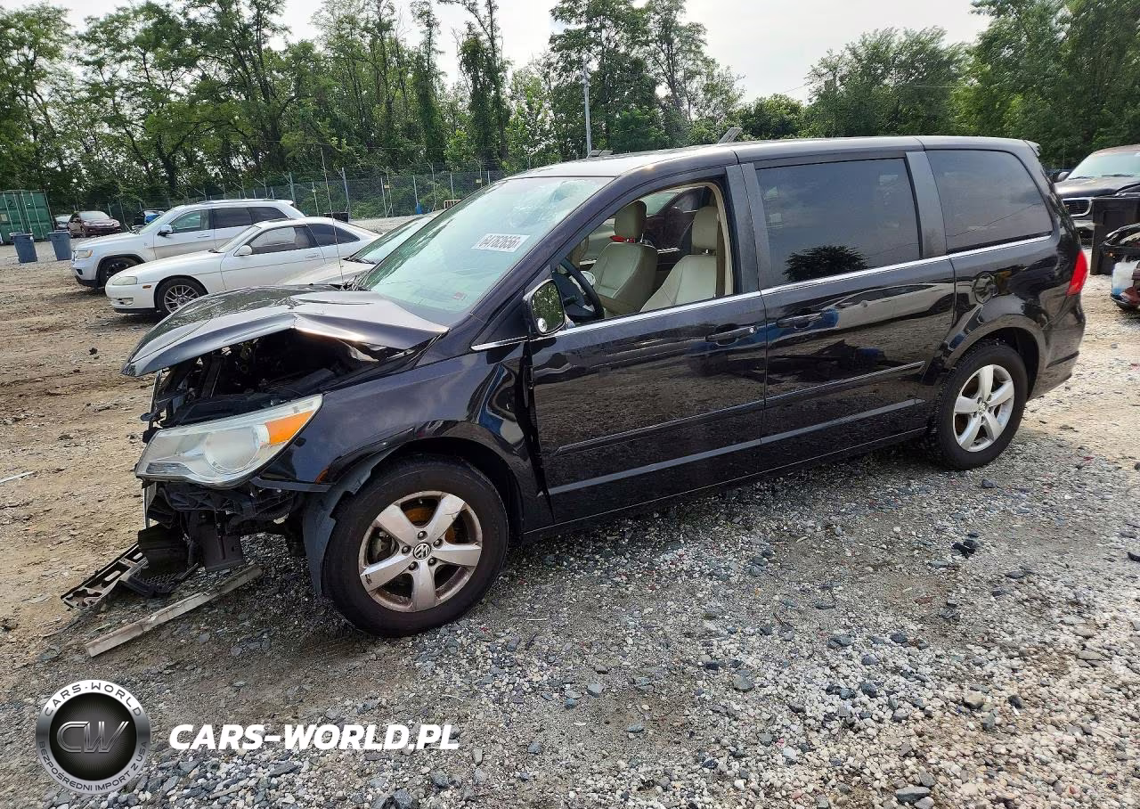 2010 Volkswagen Routan Se