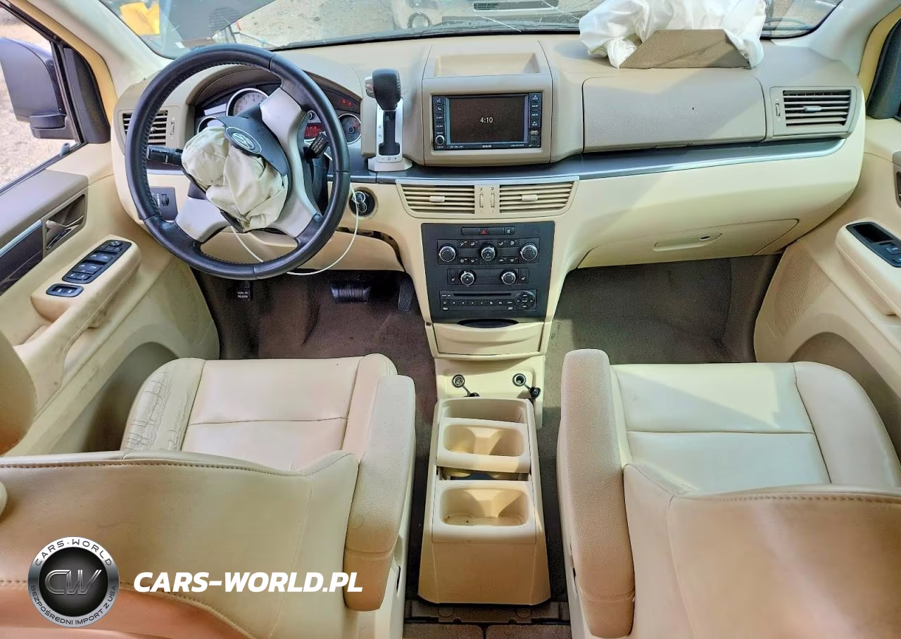 2010 Volkswagen Routan Se VIN:2V4RW3D11AR324811 - 8