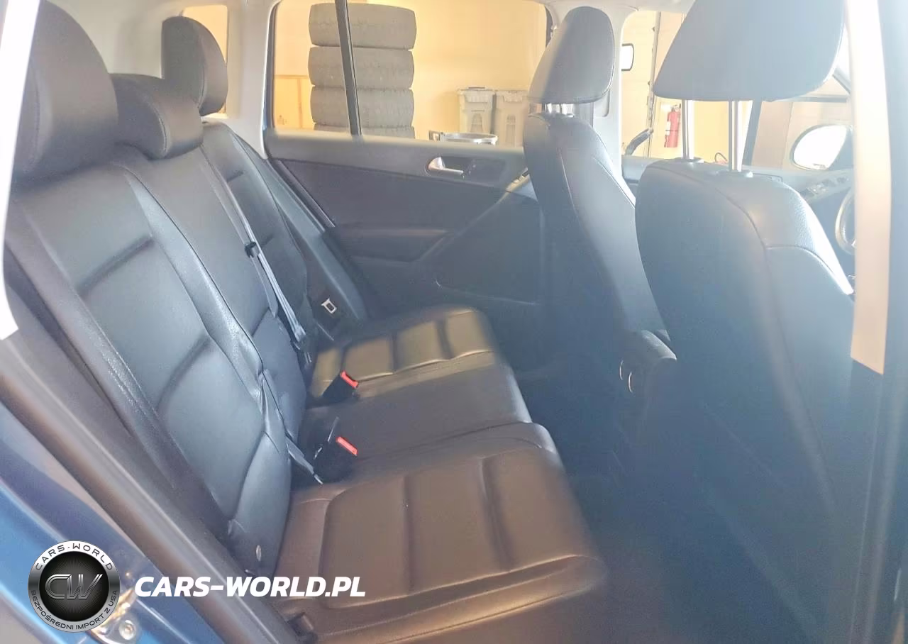 2017 Volkswagen Tiguan S VIN:WVGBV7AX6HK025267 - 11