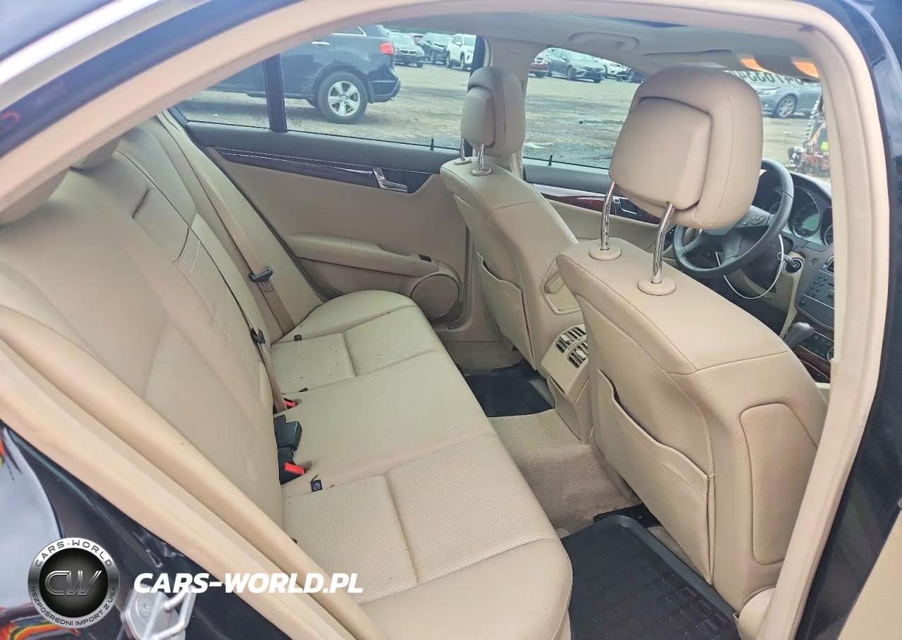 2011 Mercedes-Benz C 300 4Matic VIN:WDDGF8BB5BR133805 - 10