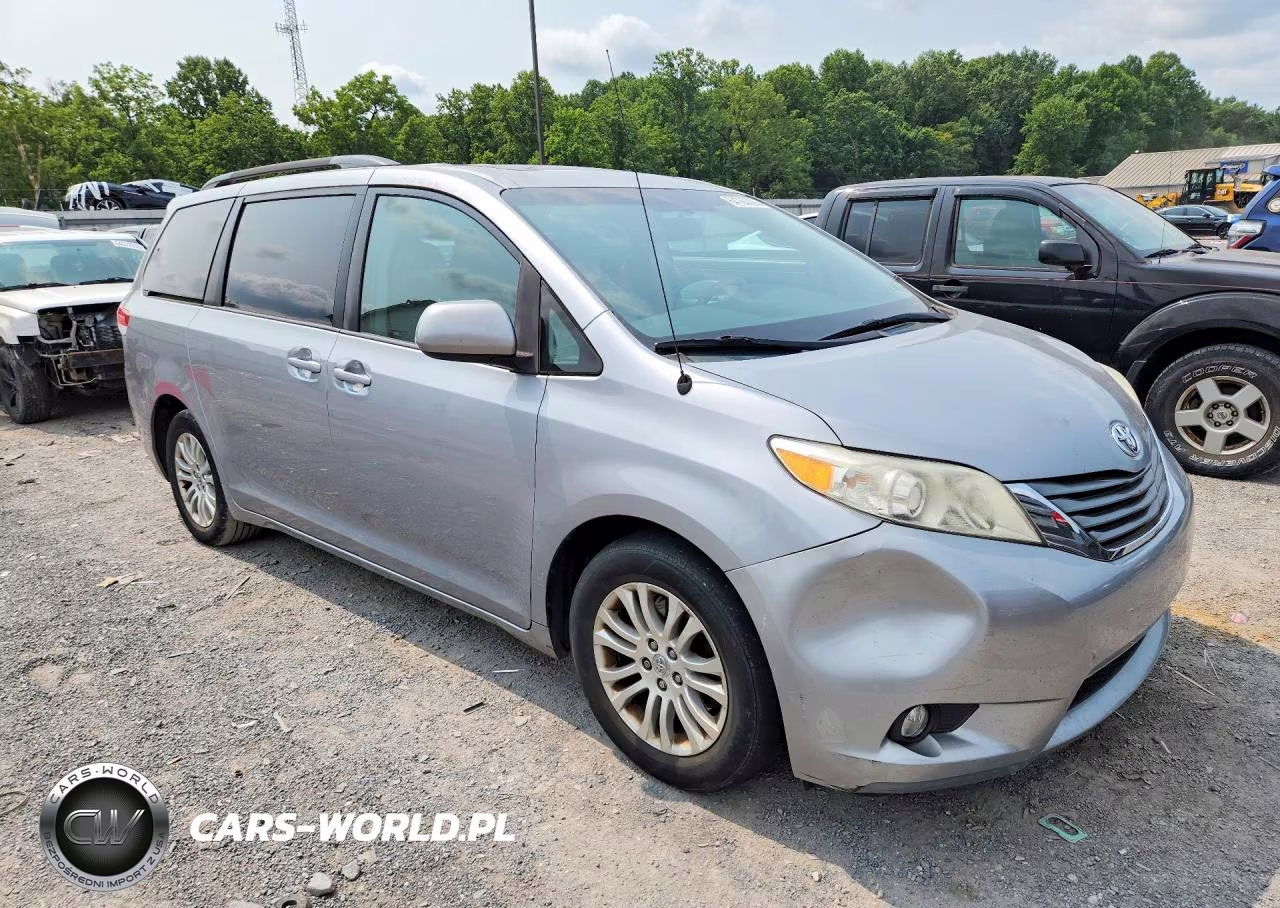 2014 Toyota Sienna Xle 8-Passenger VIN:5TDYK3DC0ES422020 - 4