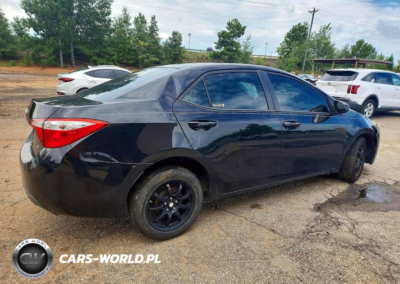 2016 Toyota Corolla Le VIN:5YFBURHE3GP386222 - 3