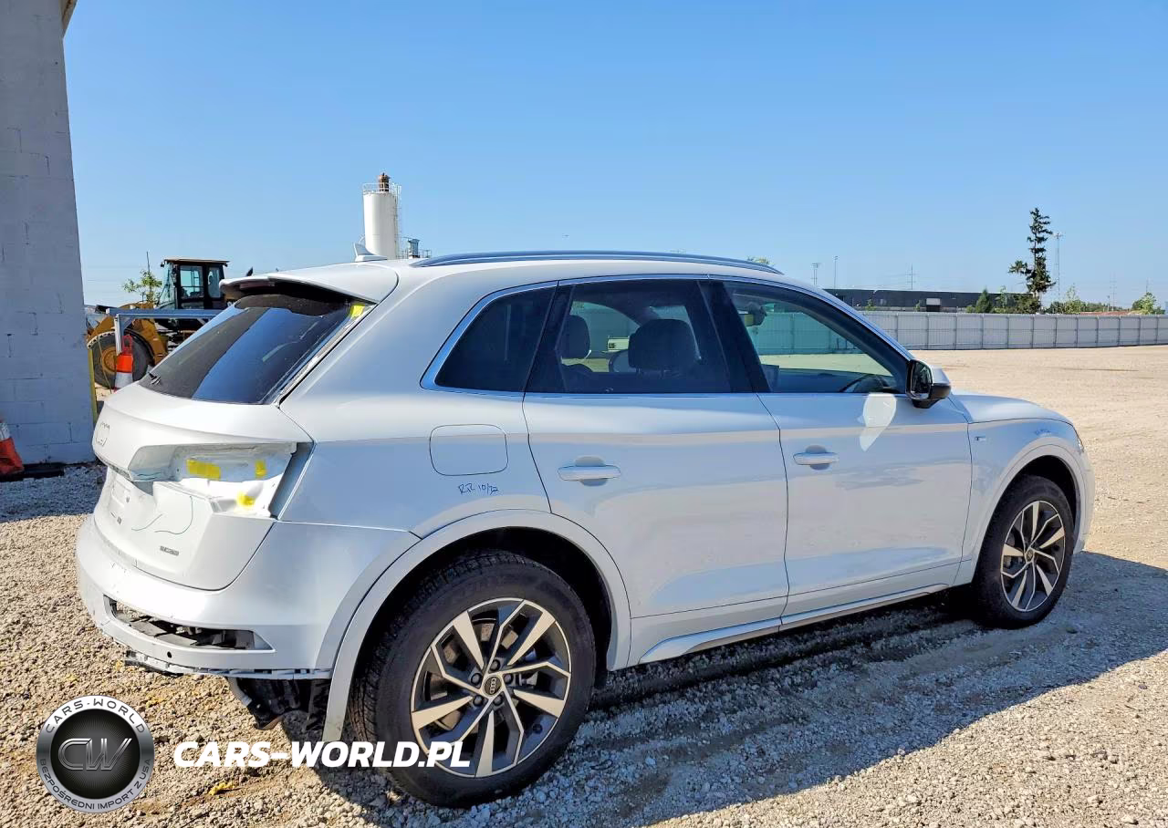 2024 Audi Q5 Premium Plus 45 VIN:WA1EAAFY1R2052058 - 3