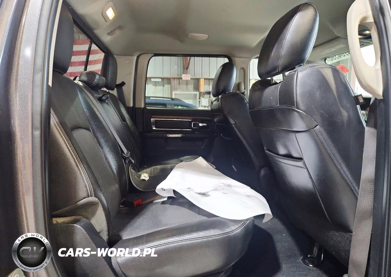 2015 Ram 1500 Laramie VIN:1C6RR7NM3FS694107 - 10