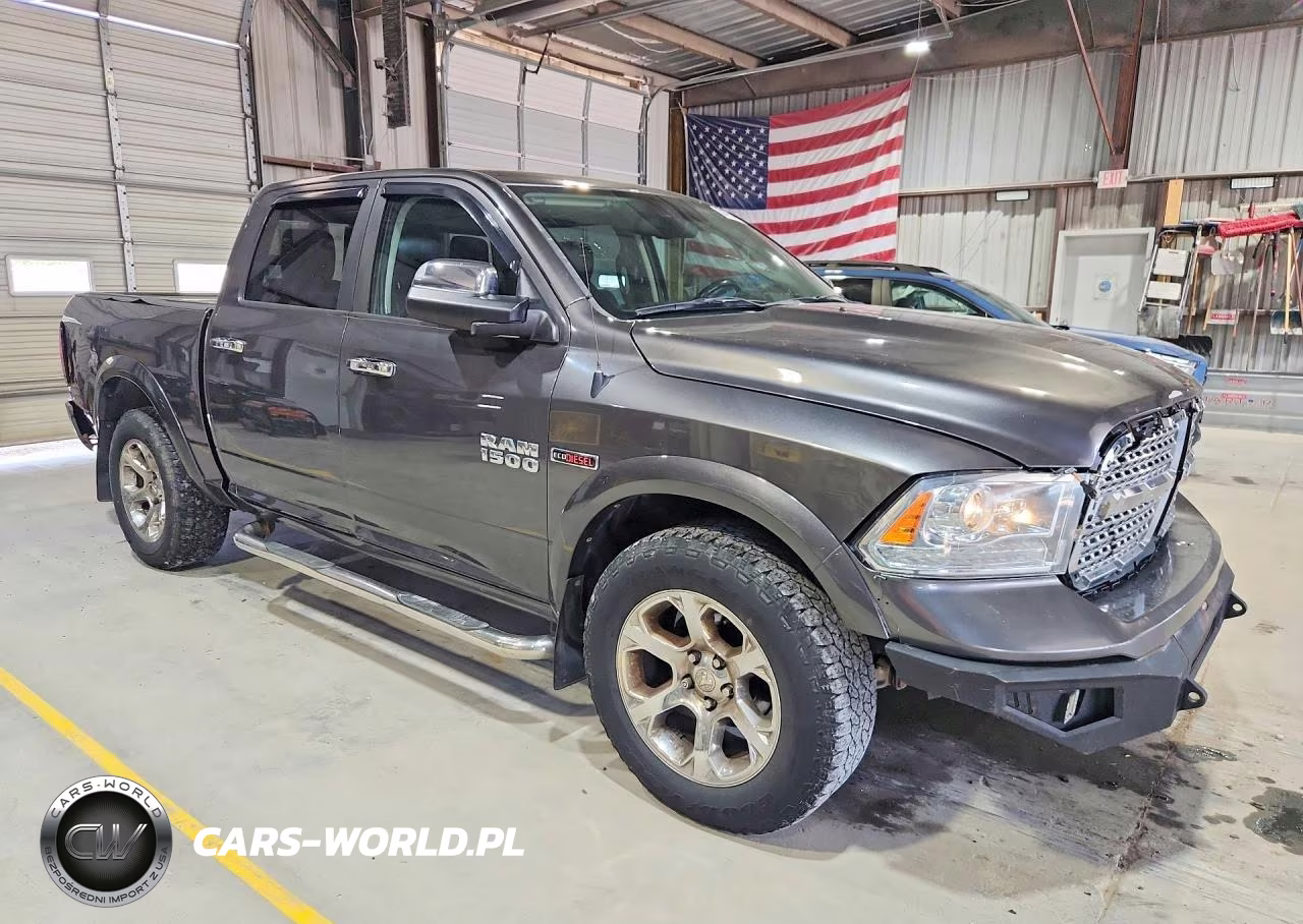 2015 Ram 1500 Laramie VIN:1C6RR7NM3FS694107 - 4