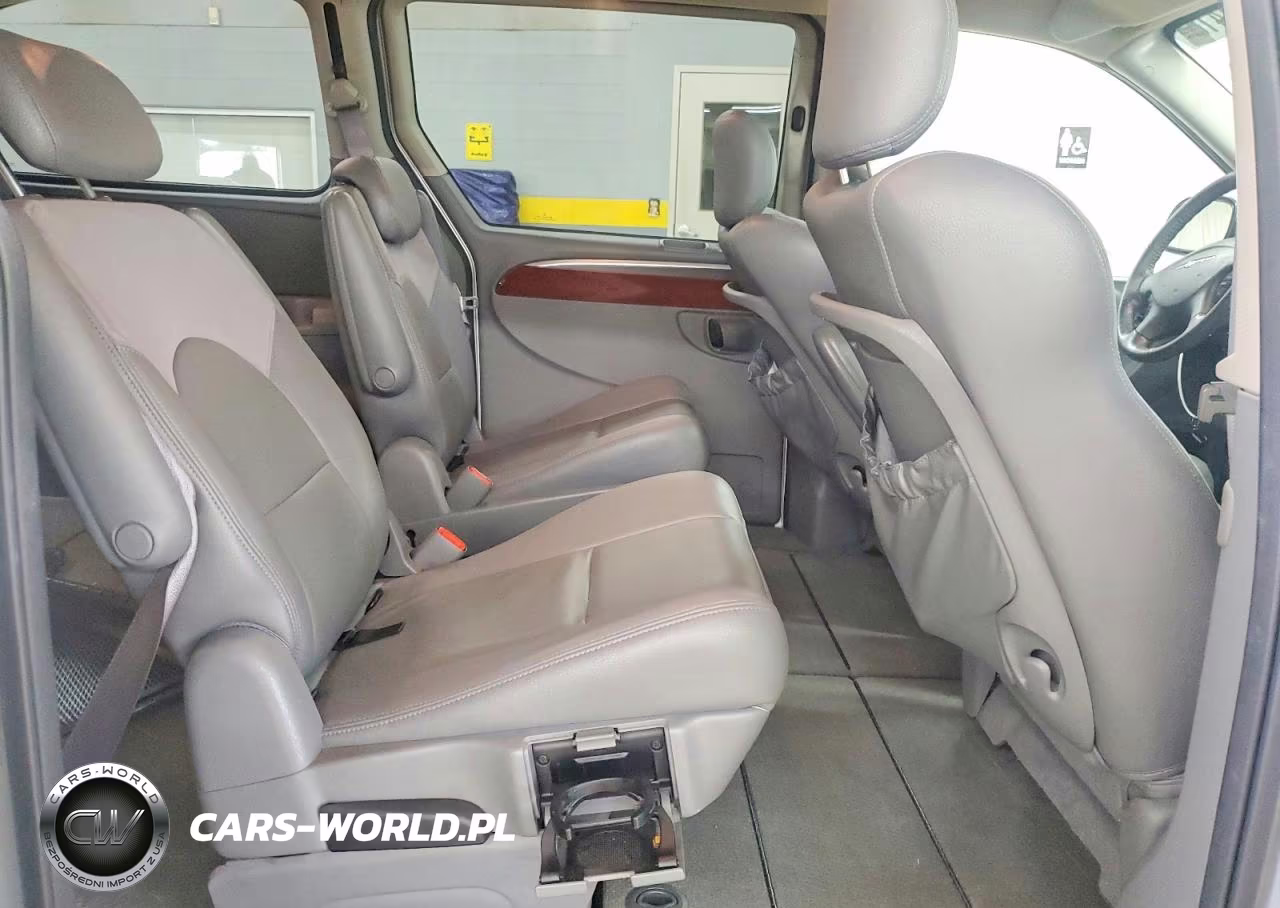 2006 Chrysler Town & Country Limited VIN:2A8GP64L66R619968 - 11