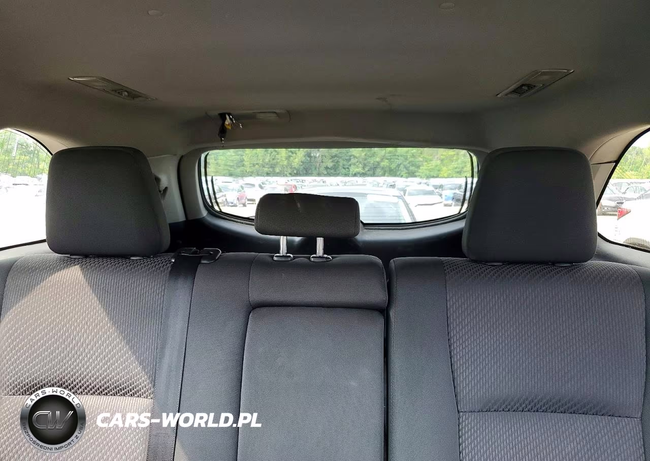 2019 Toyota Highlander Le VIN:5TDBZRFH9KS963107 - 10