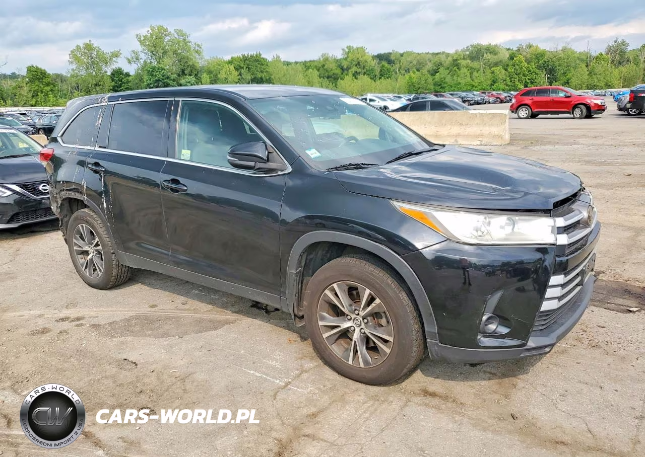 2019 Toyota Highlander Le VIN:5TDBZRFH9KS963107 - 4