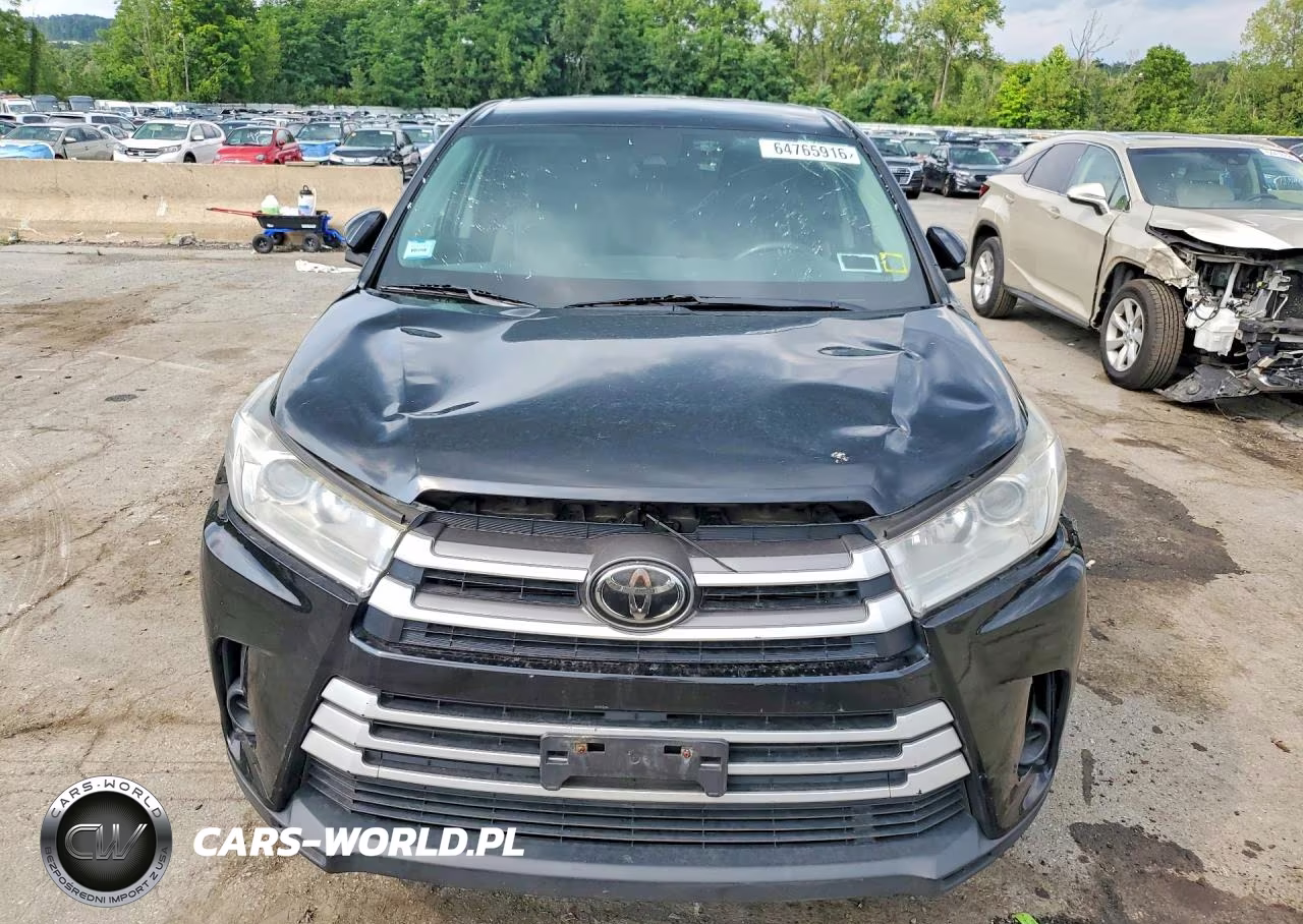 2019 Toyota Highlander Le VIN:5TDBZRFH9KS963107 - 5
