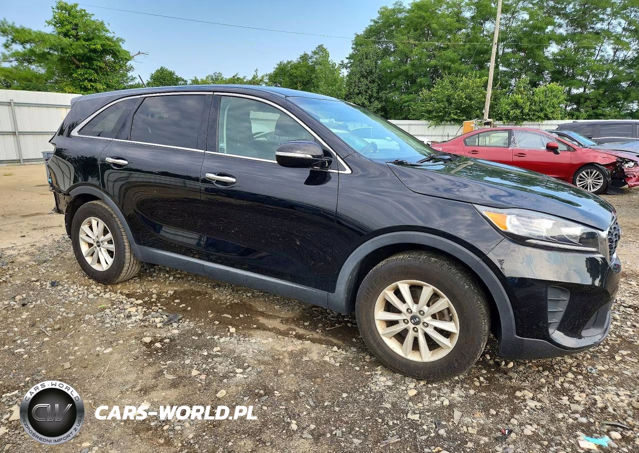 2019 Kia Sorento Lx VIN:5XYPG4A37KG568205 - 4