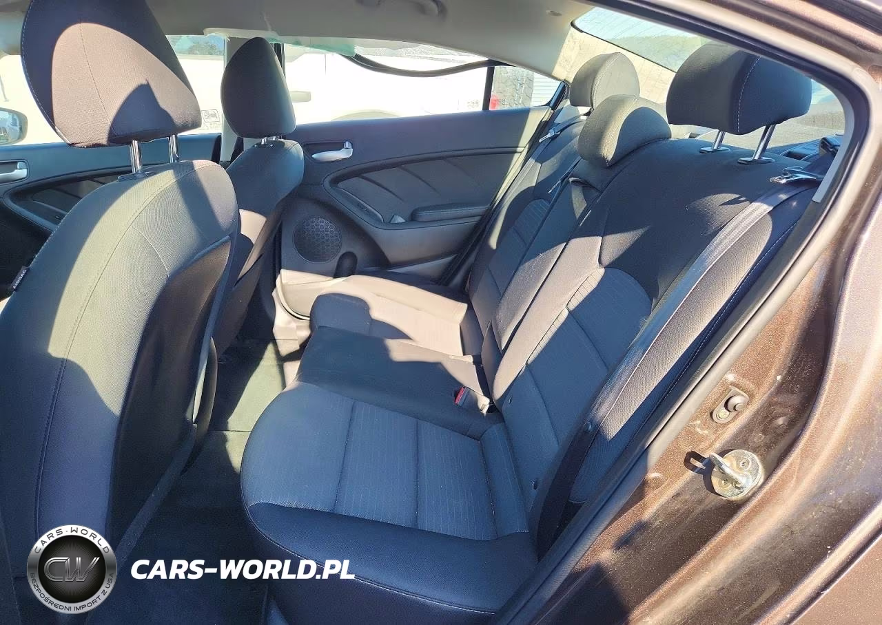 2018 Kia Forte Lx VIN:3KPFL4A72JE227610 - 10
