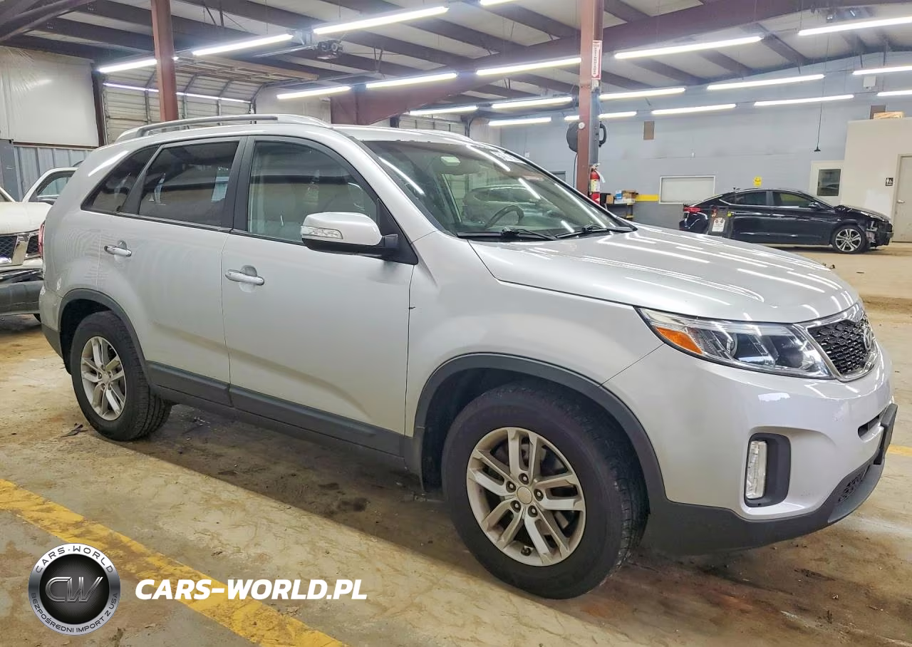 2014 Kia Sorento Lx VIN:5XYKT4A6XEG519424 - 4