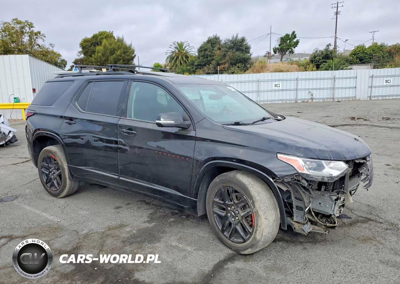 2021 Chevrolet Traverse Premier VIN:1GNEVKKWXMJ141640 - 4
