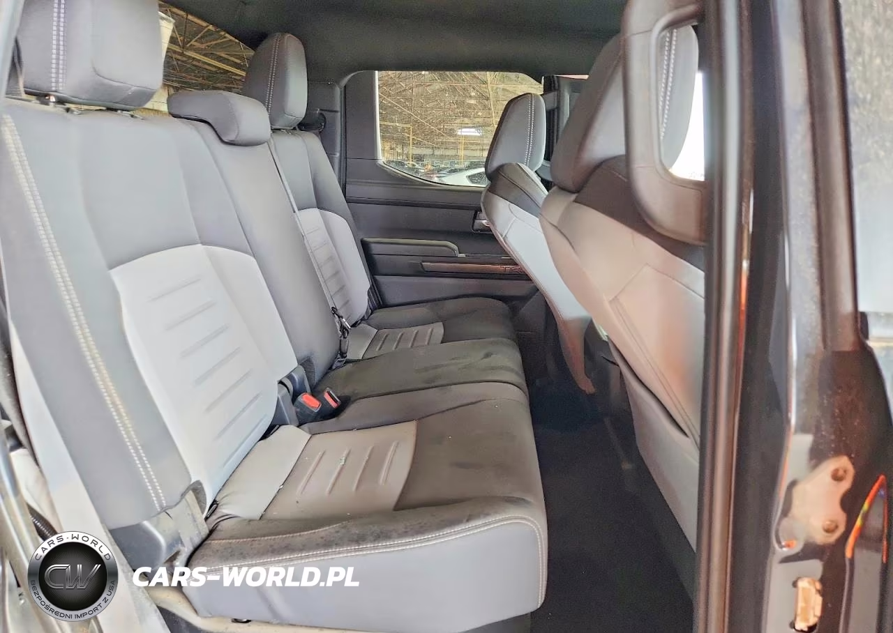 2026 Toyota Tacoma Trd Off-Road Hv VIN:3TYLC5LN3TT065813 - 10
