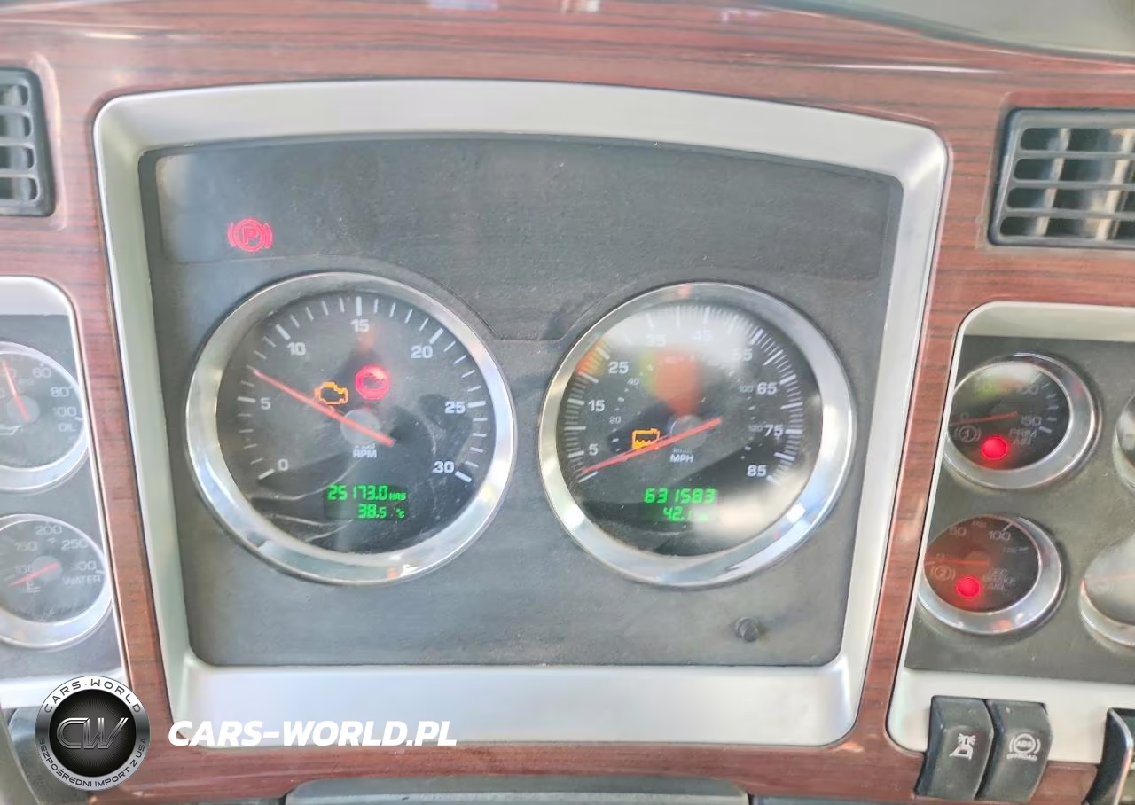 2007 Kenworth Construction T800 VIN:1NKDXUTX87R155381 - 9