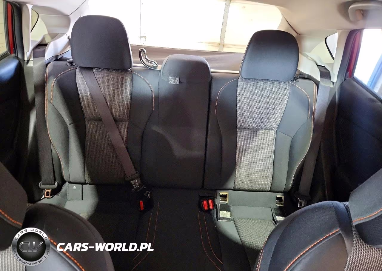 2018 Subaru Crosstrek Premium VIN:JF2GTABCXJH238459 - 10