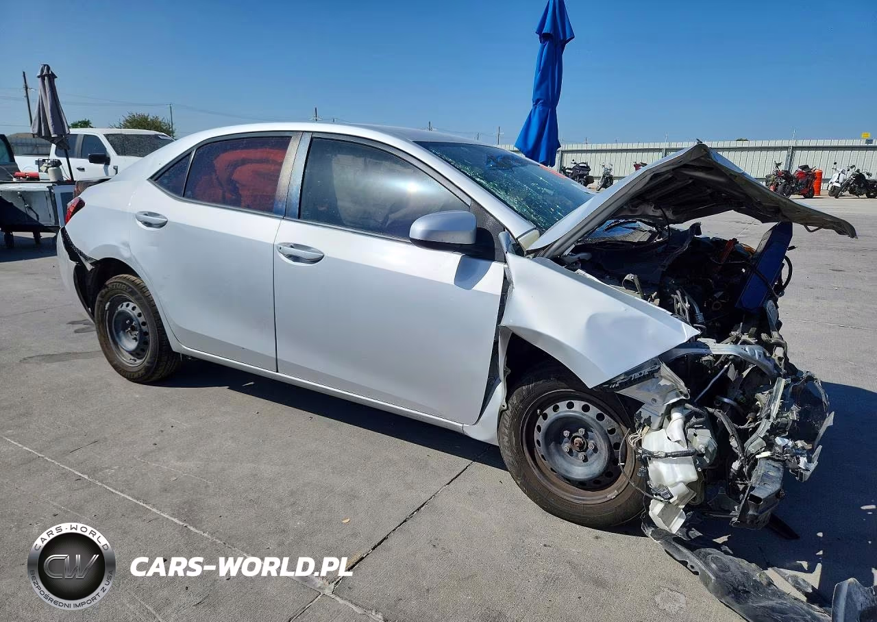 2015 Toyota Corolla L VIN:5YFBURHE4FP237929 - 4