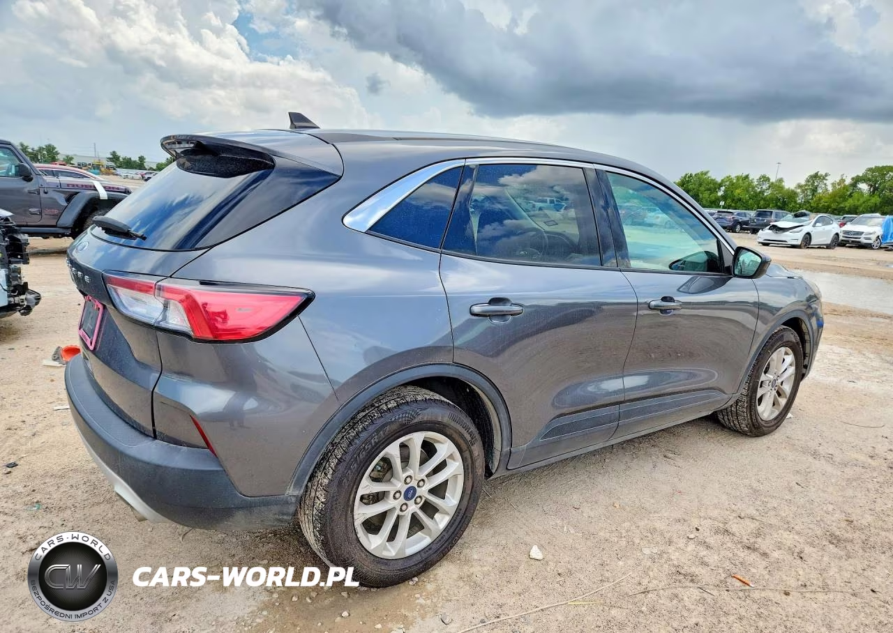 2021 Ford Escape Se VIN:1FMCU0G66MUA92138 - 3