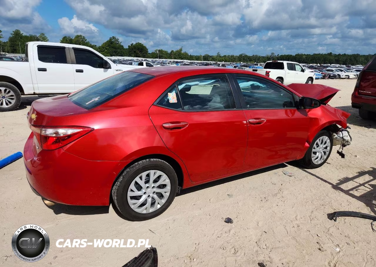 2018 Toyota Corolla Le VIN:5YFBURHE7JP750150 - 3