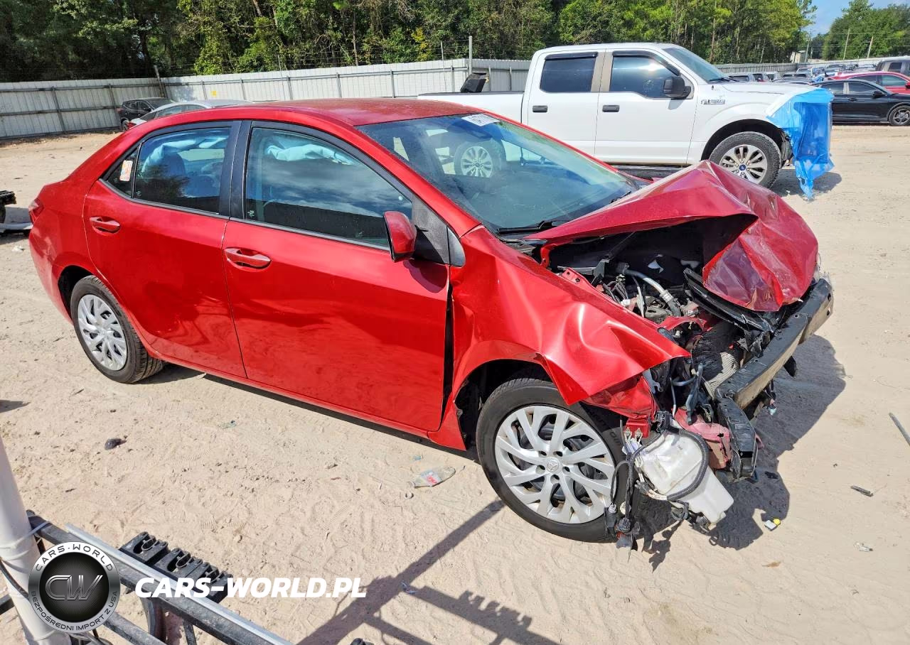 2018 Toyota Corolla Le VIN:5YFBURHE7JP750150 - 4