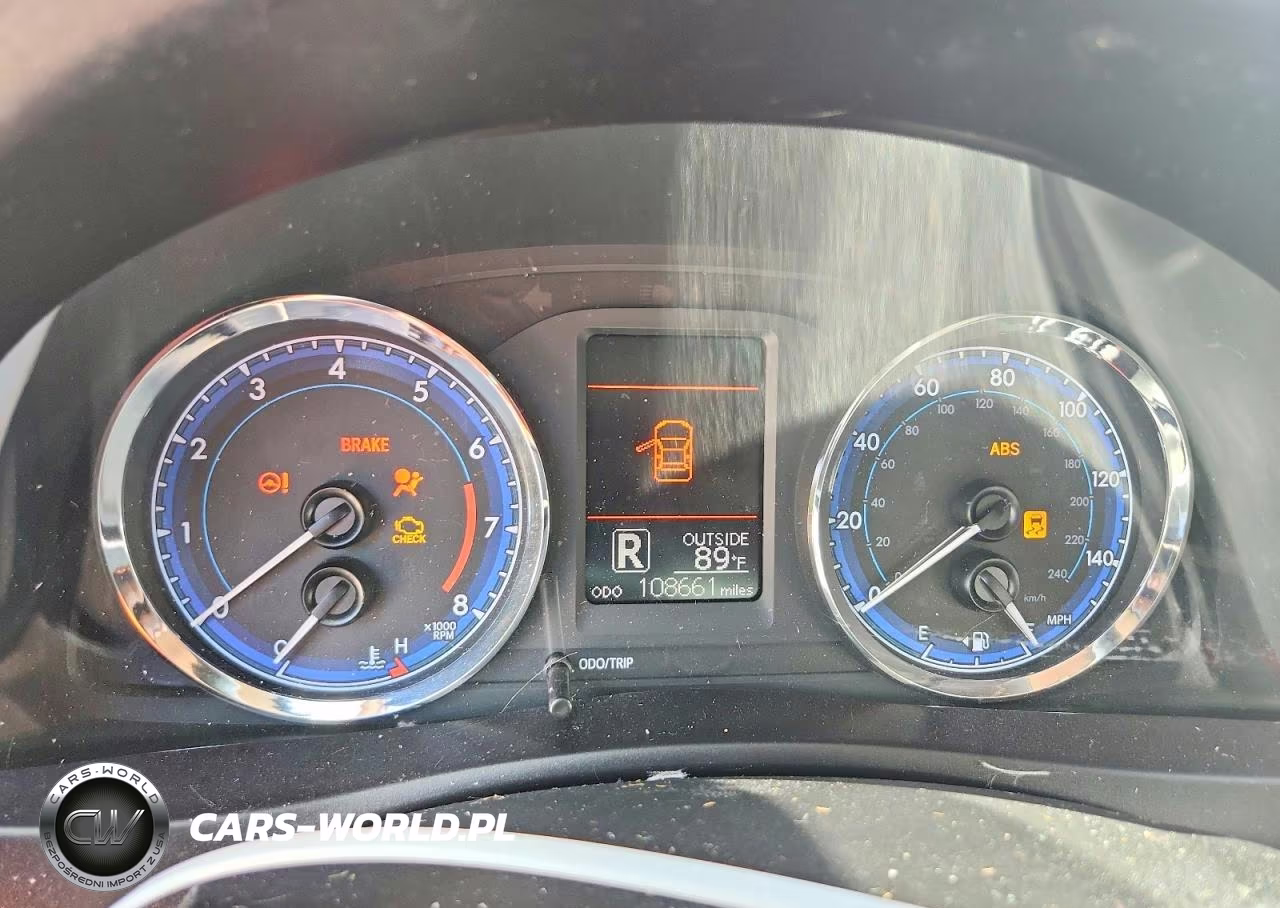 2018 Toyota Corolla Le VIN:5YFBURHE7JP750150 - 9
