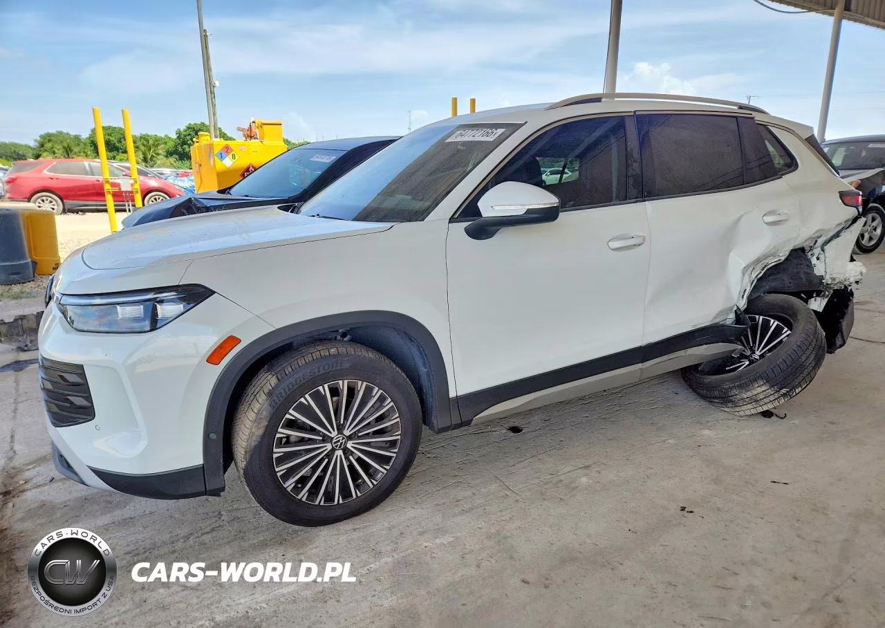 2025 Volkswagen Tiguan S VIN:3VVCR7RM4SM033652 - 1