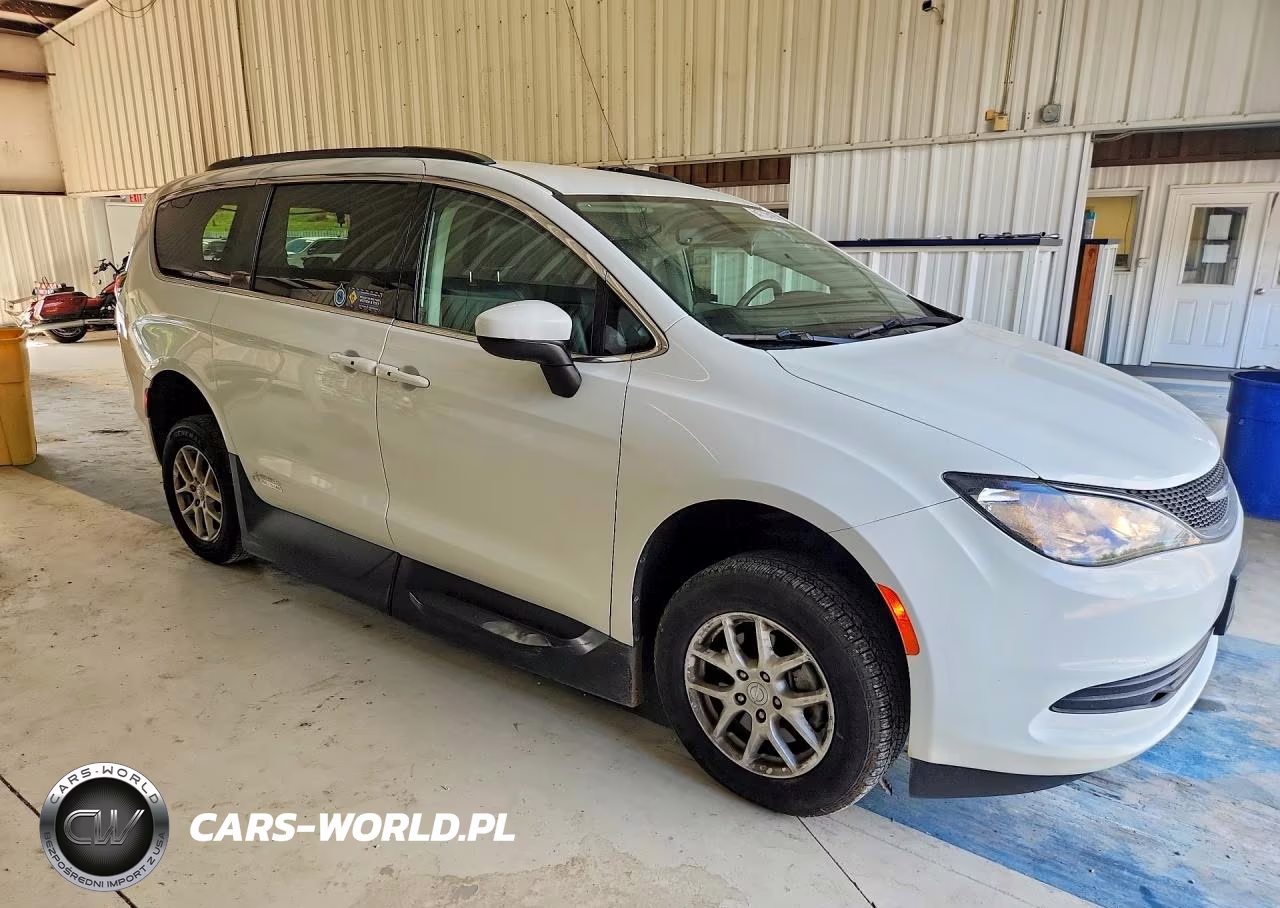 2020 Chrysler Voyager Lxi VIN:2C4RC1DG9LR264517 - 4