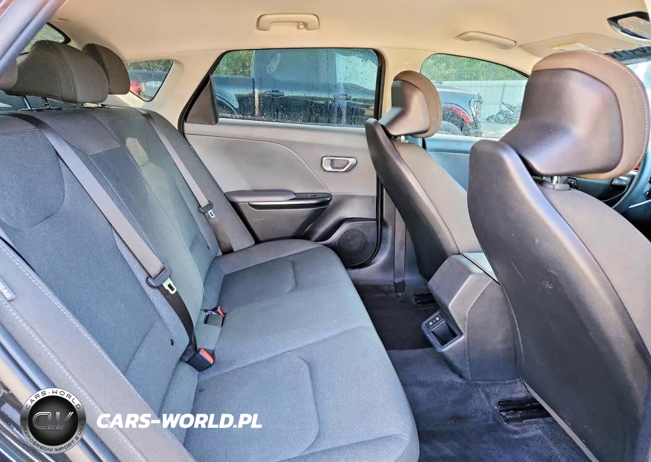 2025 Kia K4 Lxs VIN:3KPFT4DE2SE213623 - 10