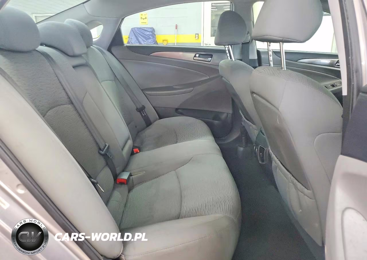 2013 Hyundai Sonata Hybrid VIN:KMHEC4A44DA088679 - 10
