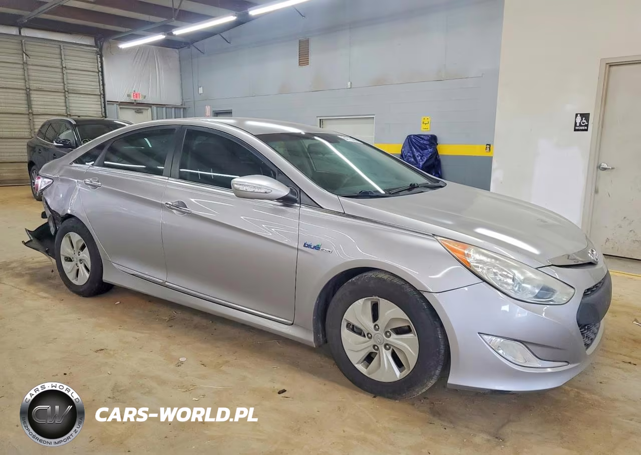 2013 Hyundai Sonata Hybrid VIN:KMHEC4A44DA088679 - 4