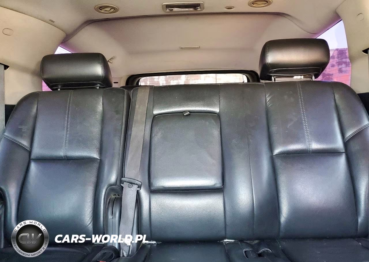 2007 Chevrolet Suburban C1500 VIN:1GNFC16J27R205596 - 10