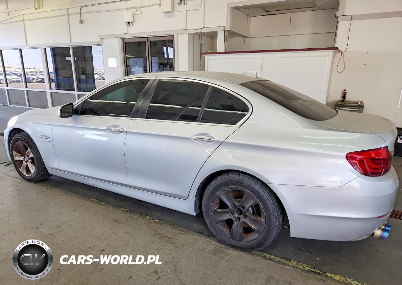 2012 BMW 528 Xi VIN:WBAXH5C50CDW06422 - 2