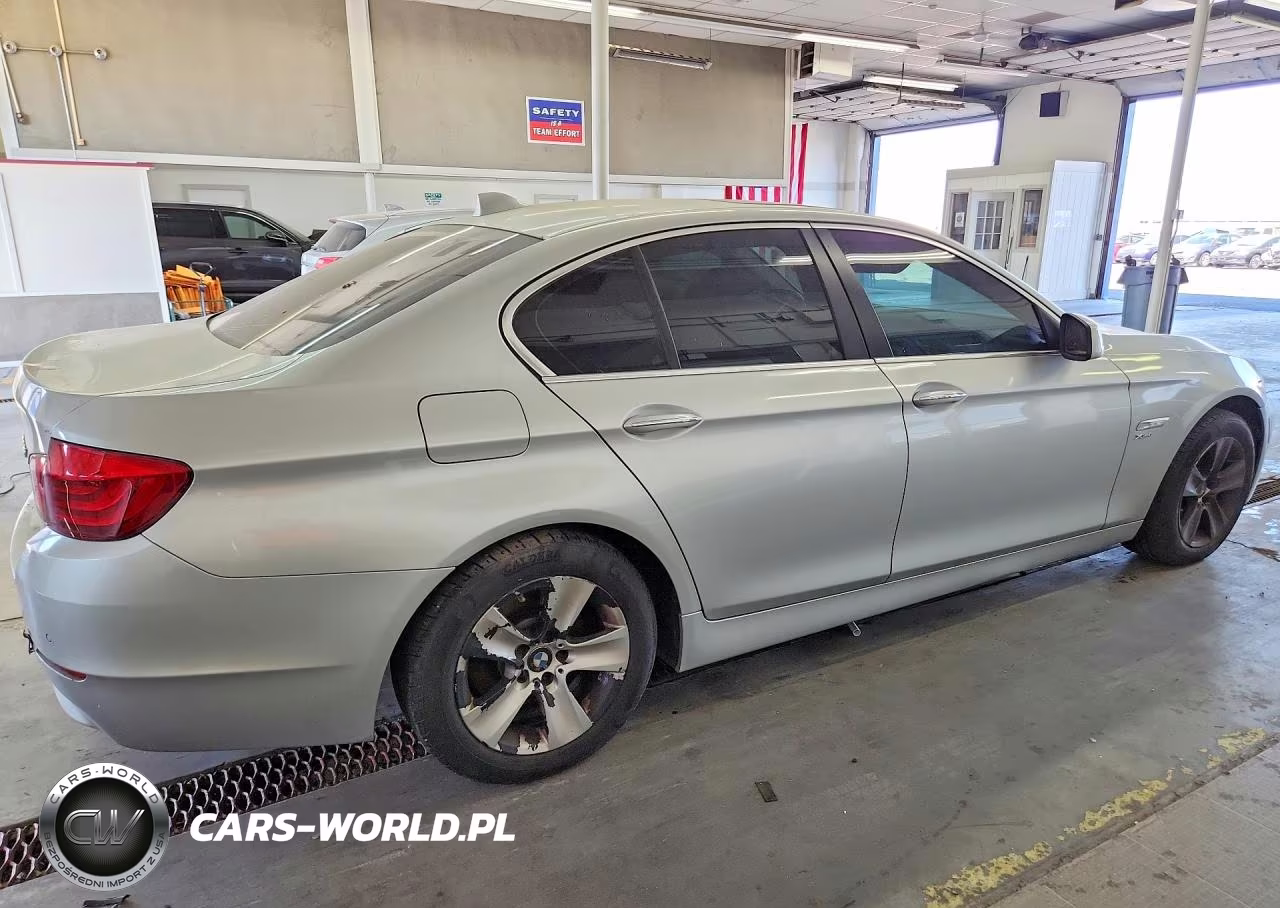 2012 BMW 528 Xi VIN:WBAXH5C50CDW06422 - 3