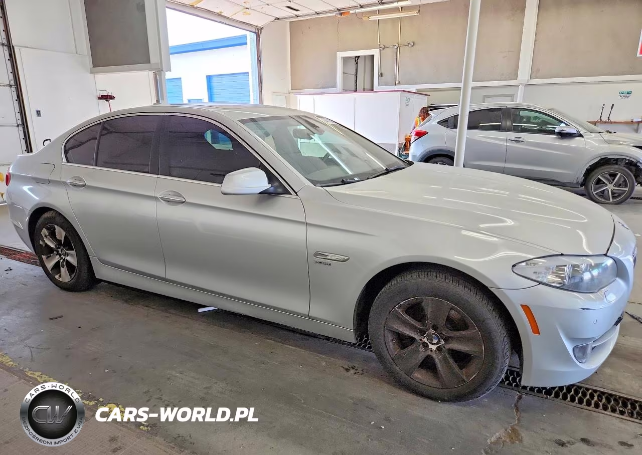 2012 BMW 528 Xi VIN:WBAXH5C50CDW06422 - 4
