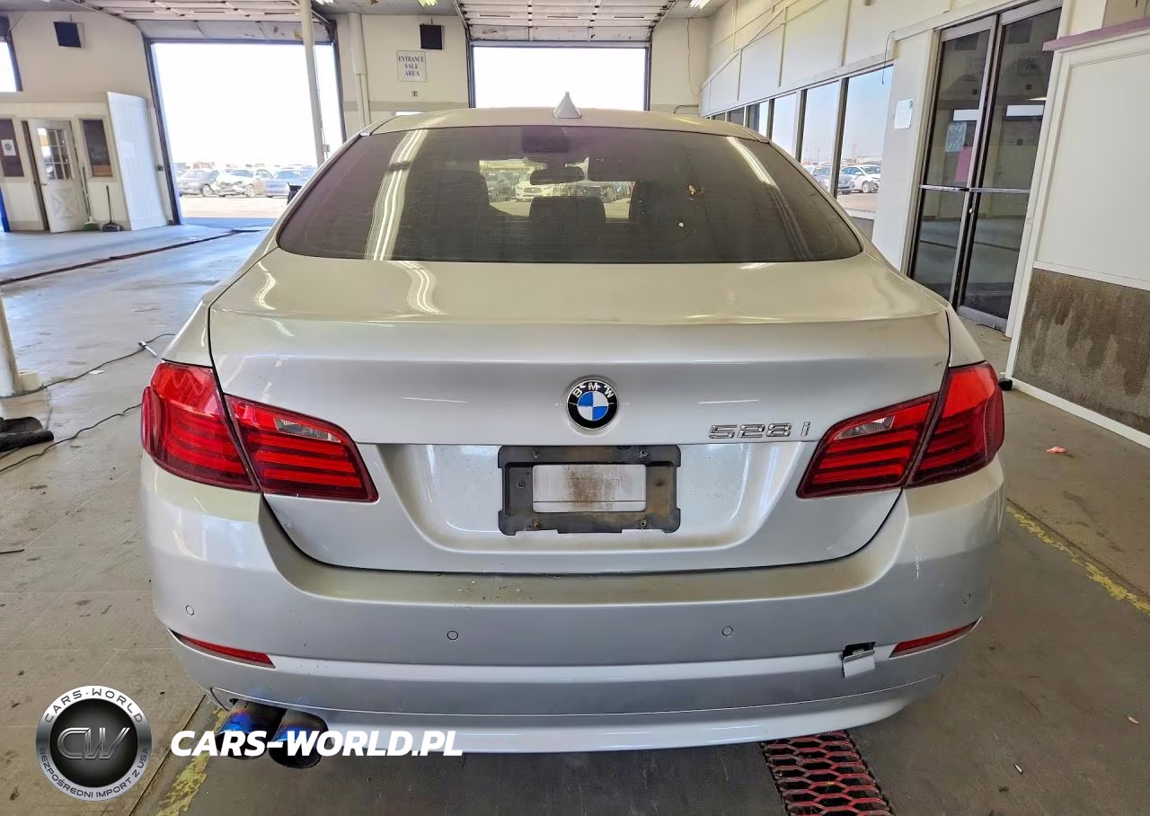 2012 BMW 528 Xi VIN:WBAXH5C50CDW06422 - 6