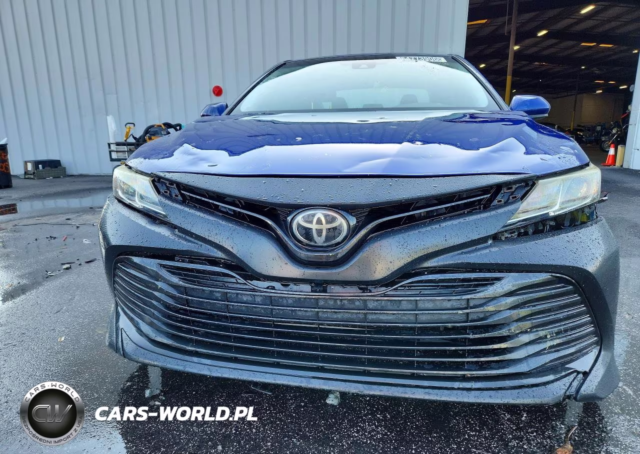 2018 Toyota Camry Le VIN:4T1B11HK4JU533539 - 5