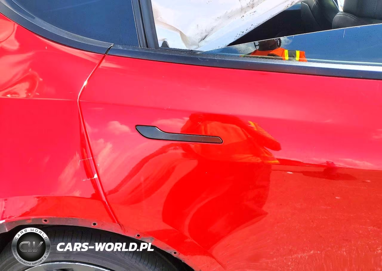 2022 Tesla Model Y VIN:7SAYGDEE0NF480871 - 10