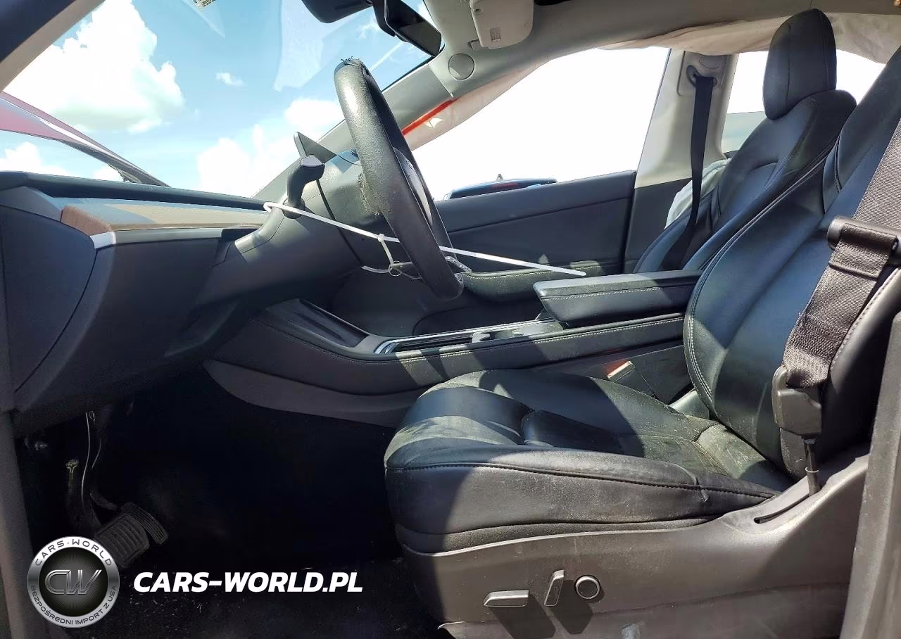 2022 Tesla Model Y VIN:7SAYGDEE0NF480871 - 7