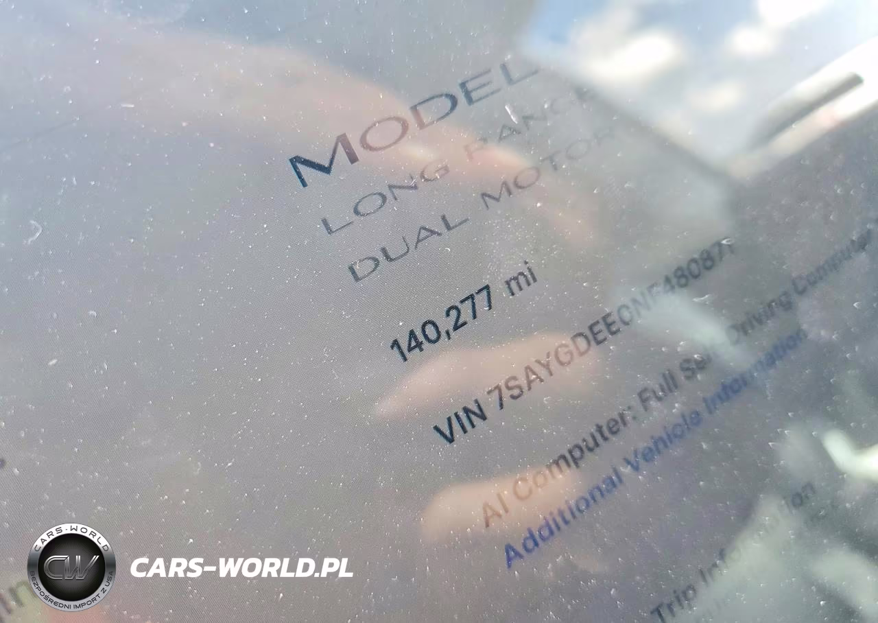 2022 Tesla Model Y VIN:7SAYGDEE0NF480871 - 9