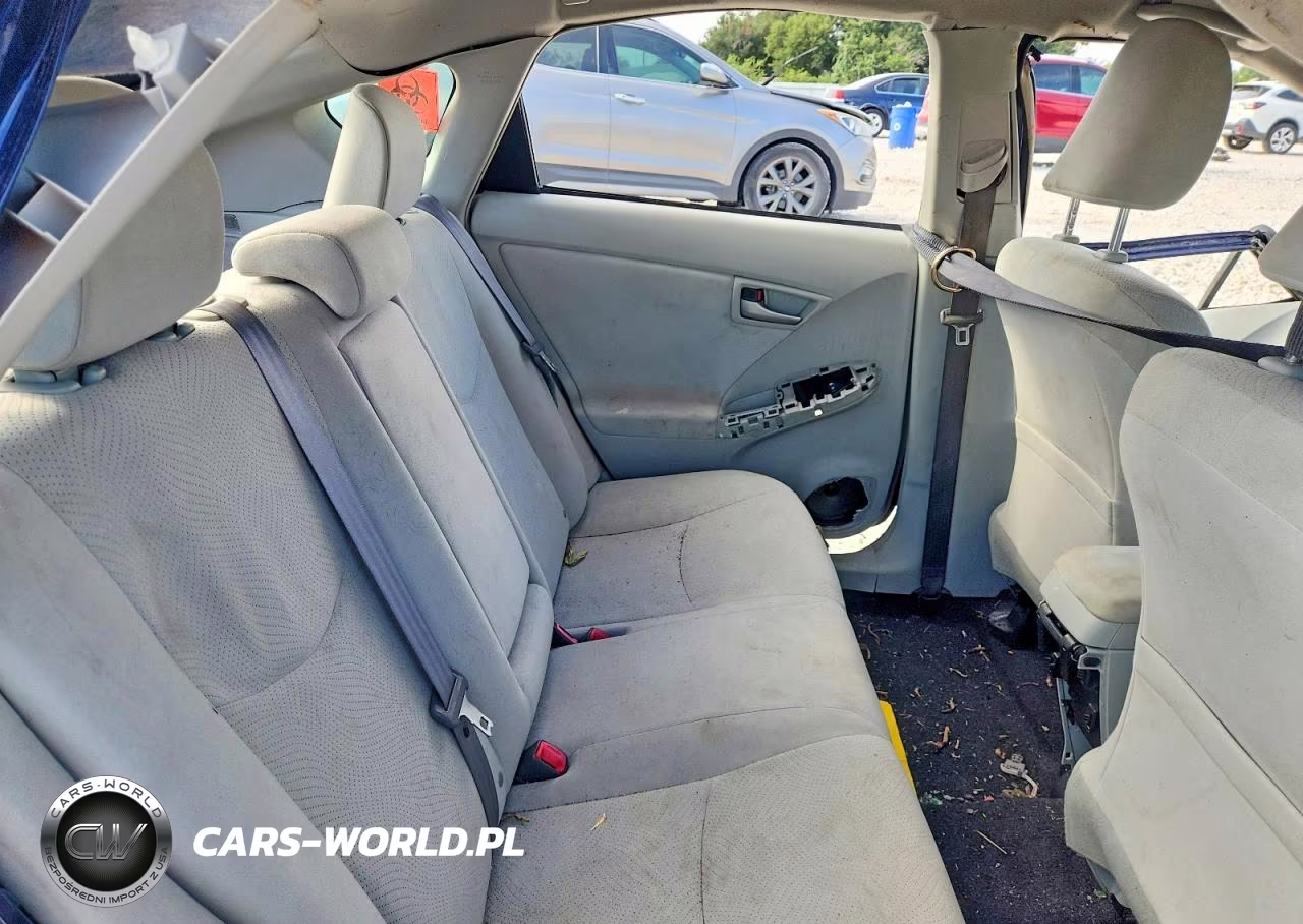 2014 Toyota Prius Two VIN:JTDKN3DU1E0360023 - 10