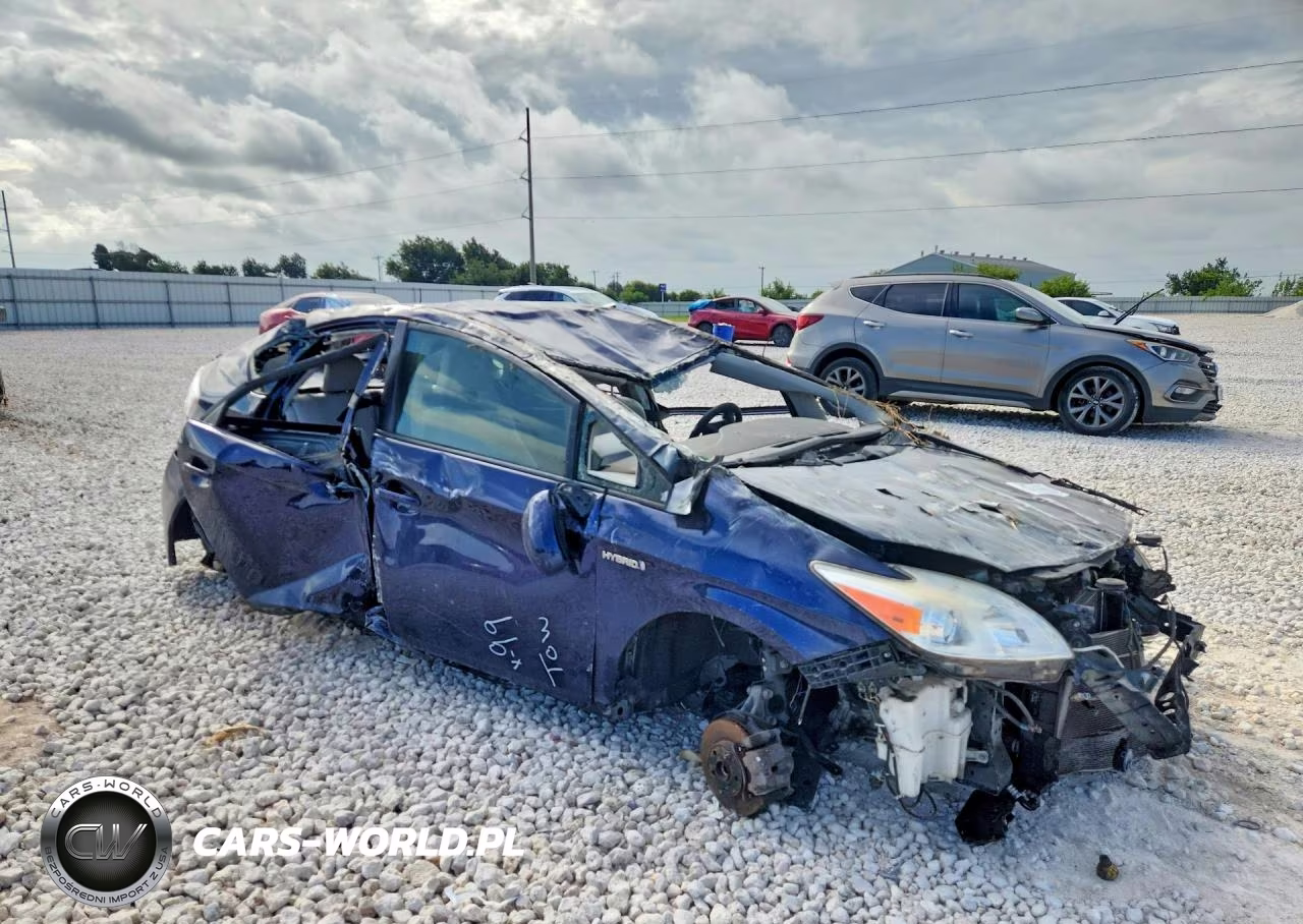 2014 Toyota Prius Two VIN:JTDKN3DU1E0360023 - 4