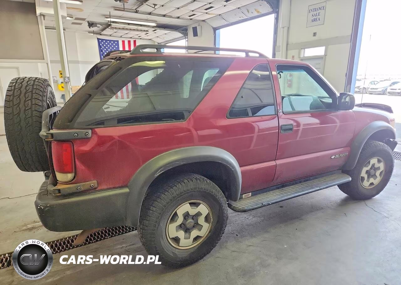 2000 Chevrolet Blazer VIN:1GNCT18W2YK278716 - 3