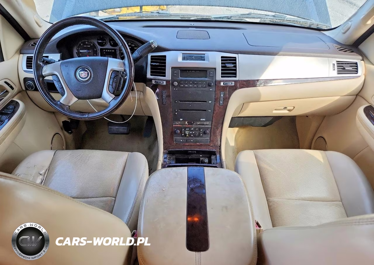 2007 Cadillac Escalade Luxury VIN:1GYFK638X7R426433 - 8
